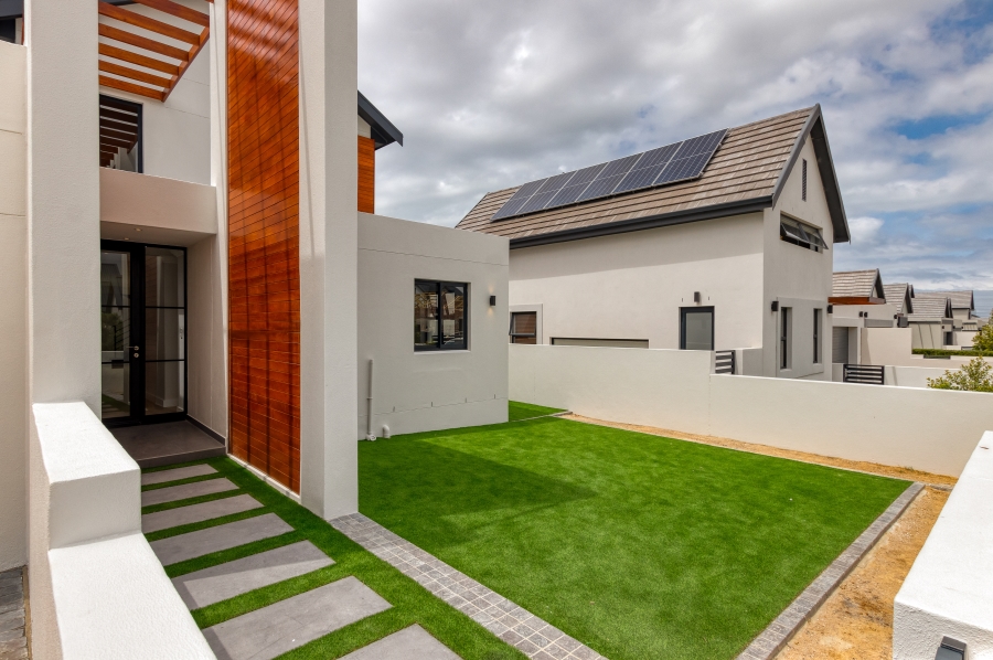 4 Bedroom Property for Sale in Sitari Country Estate Western Cape